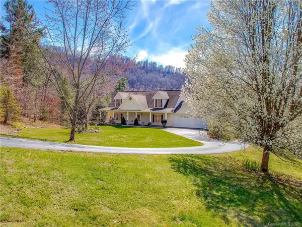 105 Farm Valley CT, Weaverville, NC 28787