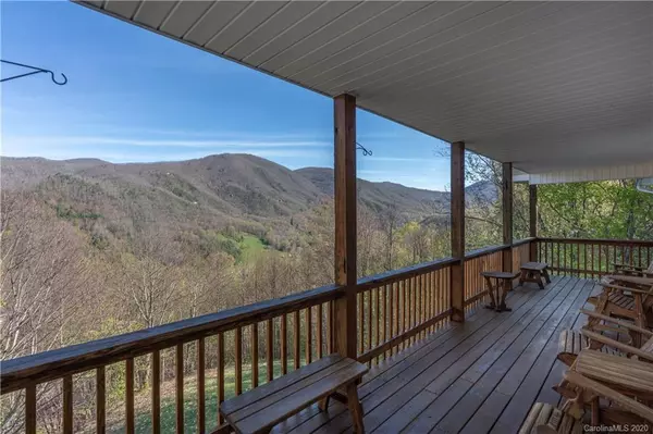 Maggie Valley, NC 28751,423 Skyway DR