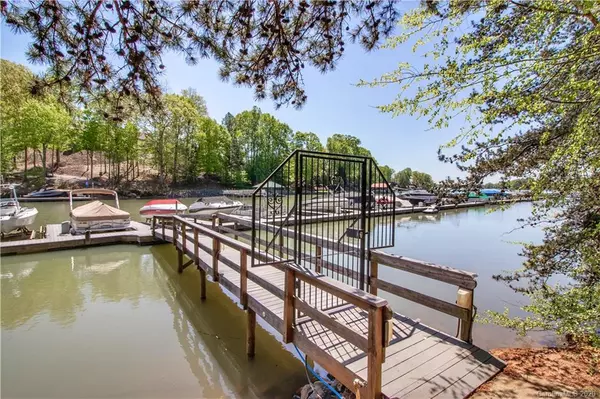 116 Frostcliff LN, Mooresville, NC 28117