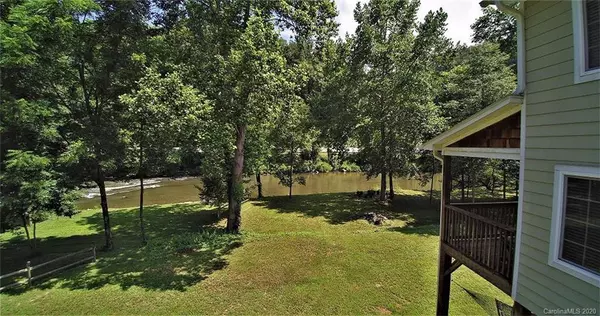 Whittier, NC 28789,1060 Hornet DR