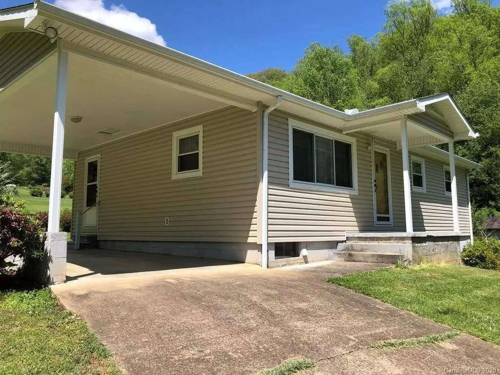 Sylva, NC 28779,10 Artic LN