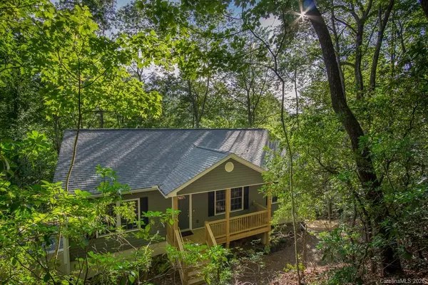 15 Maplewood DR, Pisgah Forest, NC 28768