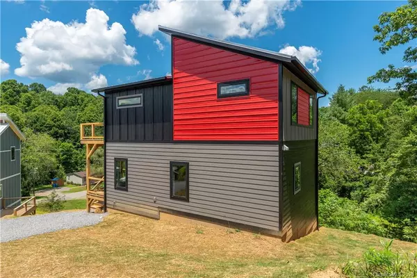 Swannanoa, NC 28778,608 Salem Heights LN