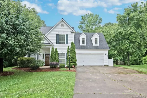 1605 Oak Knoll LN, Charlotte, NC 28214