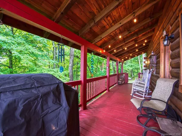 Maggie Valley, NC 28751,186 Chickadee LN