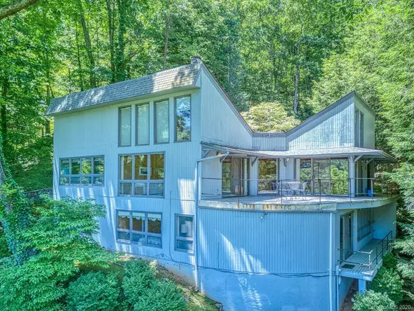 245 Orchard DR, Maggie Valley, NC 28751