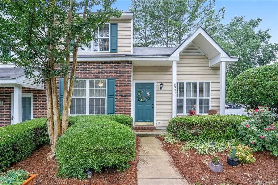 5971 Cougar LN, Charlotte, NC 28269