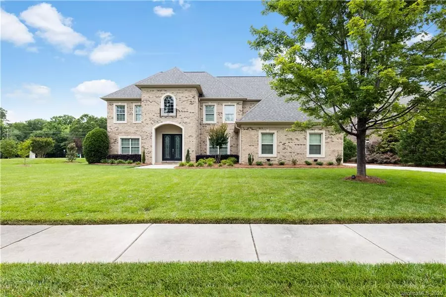 1832 Mill Chase LN, Waxhaw, NC 28173