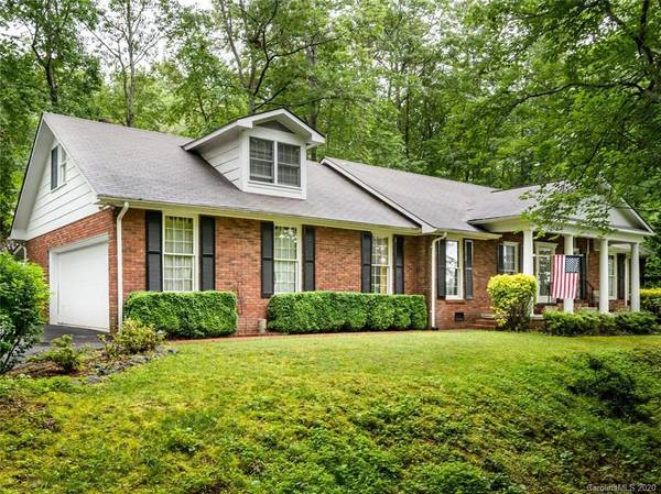 1 Dogwood Glen CIR, Etowah, NC 28729