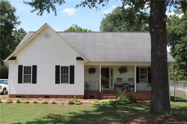 125 E 10th ST, Oakboro, NC 28129