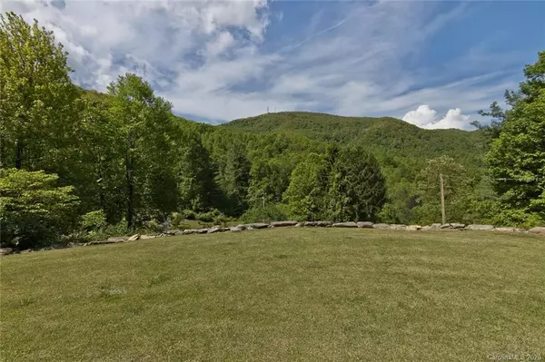 Fairview, NC 28730,152 Owenby Cove RD
