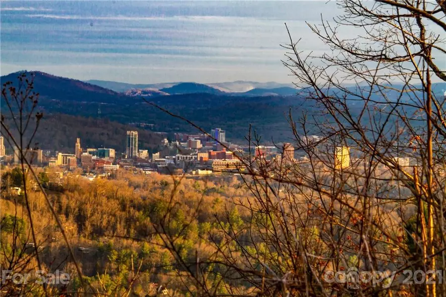 107 Summit Tower CIR #242, Asheville, NC 28804