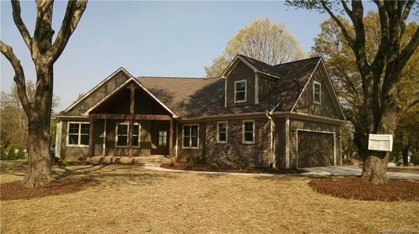 8001 Golf Course DR, Denver, NC 28037