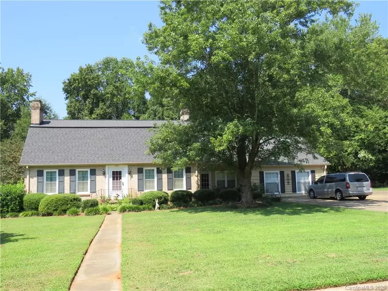 3701 Saint Charles CT, Gastonia, NC 28056