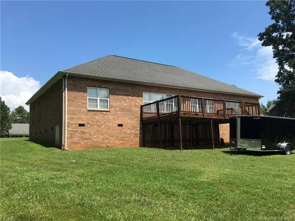 Morganton, NC 28655,104 River Hills WAY