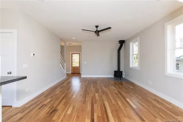Asheville, NC 28806,142 Swannanoa AVE
