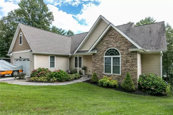 Hendersonville, NC 28792,722 Chestnut TRL