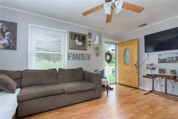 Landis, NC 28088,404 E Mill ST