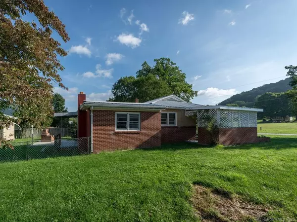 Waynesville, NC 28786,214 Brook ST