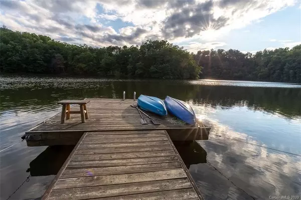 Tuckasegee, NC 28783,136 Dars LN