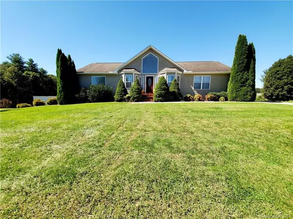 310 Hosta CT, Leicester, NC 28748