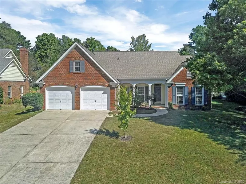 1221 Matthews Plantation DR, Matthews, NC 28105