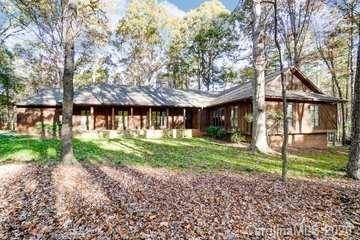 217 Wellington DR, Matthews, NC 28104