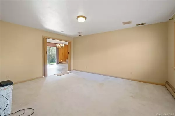 Hickory, NC 28602,635 7th Avenue PL SE