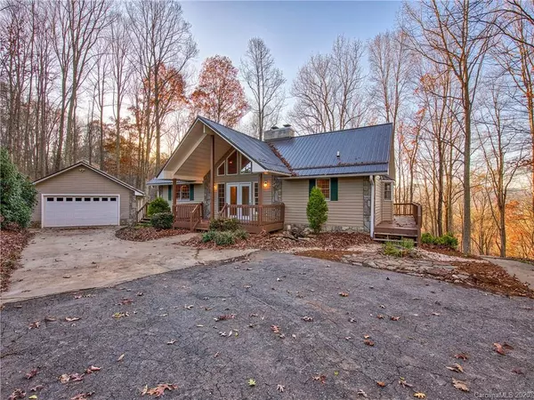 948 Redfield DR, Clyde, NC 28721