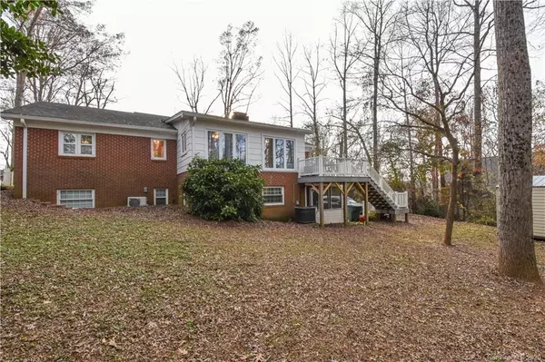 Newton, NC 28658,220 Pinehurst LN