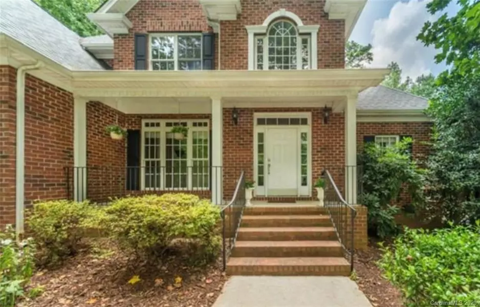 2666 Landing Pointe DR, Lake Wylie, SC 29710