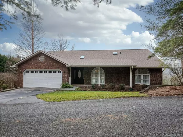 156 Circle Top DR, Hendersonville, NC 28739