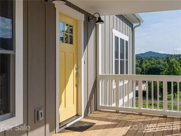 Swannanoa, NC 28778,305 Magnolia Ridge RD