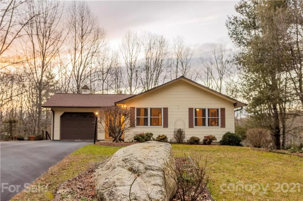 Hendersonville, NC 28739,105 Meadowood TRL