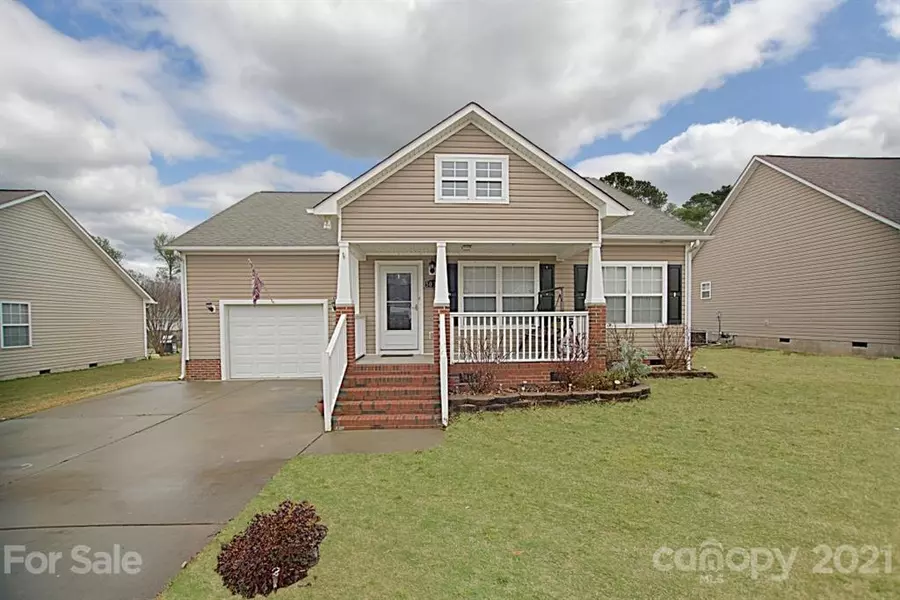 5034 Drake Pond LN, Rock Hill, SC 29732