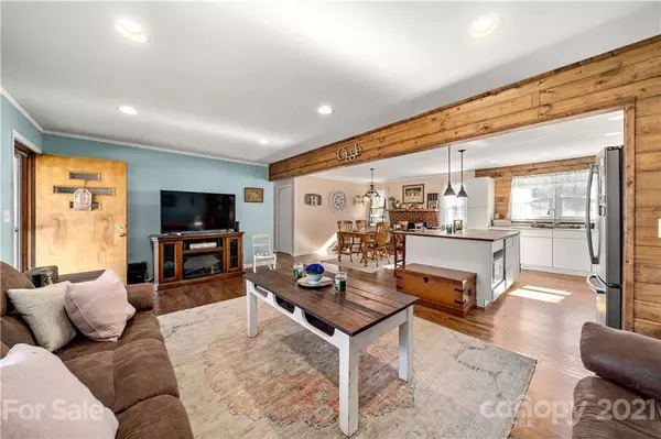 Sylva, NC 28779,51 Spicewood Valley RD