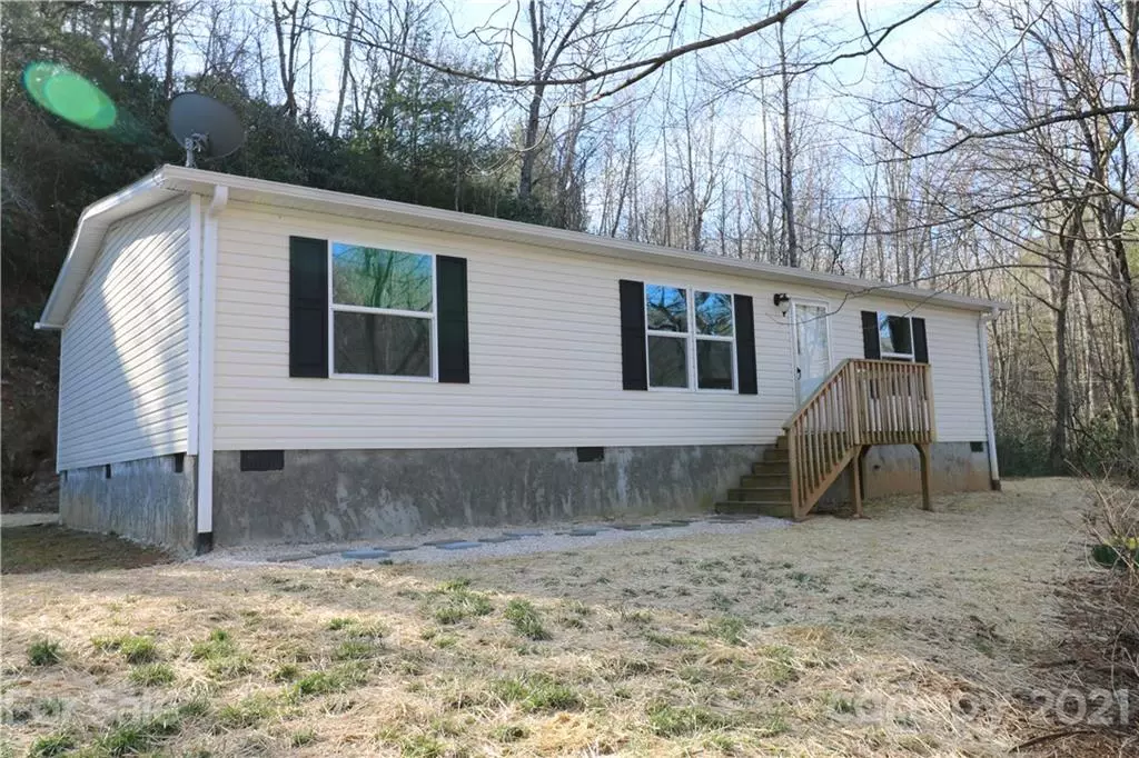 Saluda, NC 28773,1497 Fork Creek RD