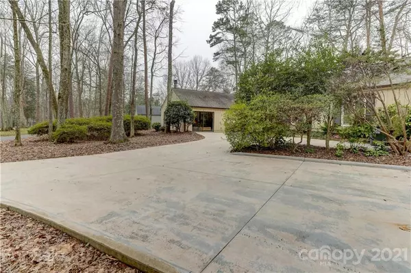 Lake Wylie, SC 29710,20 Timberidge DR