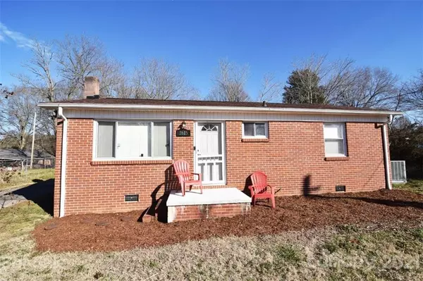 2615 West View ST, Hickory, NC 28601