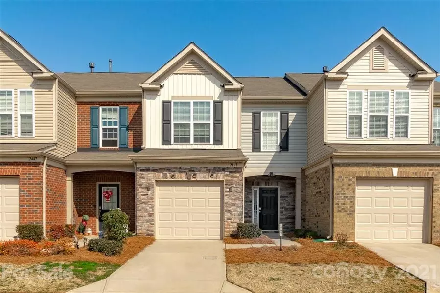 2451 Diplomat LN, Charlotte, NC 28210