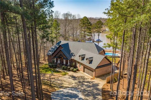 6762 Barefoot Cove CT, Denver, NC 28037