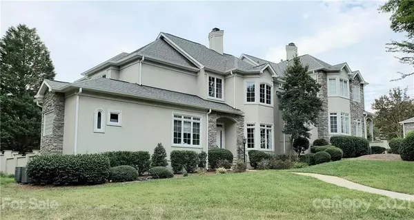 Charlotte, NC 28210,6000 S Regal LN