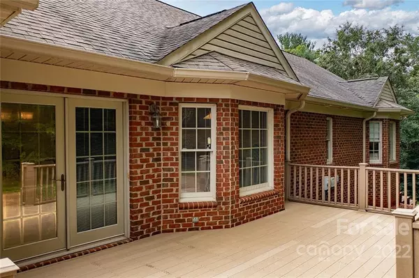 Hickory, NC 28601,6315 Mountainside DR