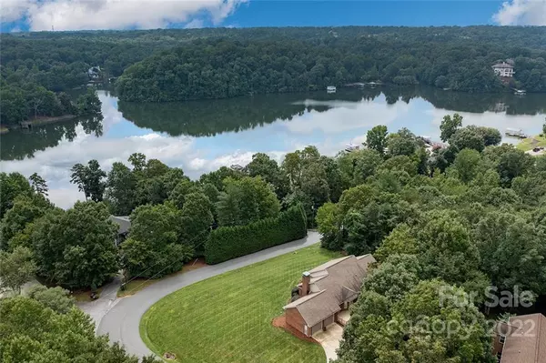 Hickory, NC 28601,6315 Mountainside DR