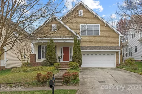 7534 Thorn Creek LN, Tega Cay, SC 29708