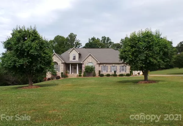 Hickory, NC 28602,1125 Walnut Acres DR