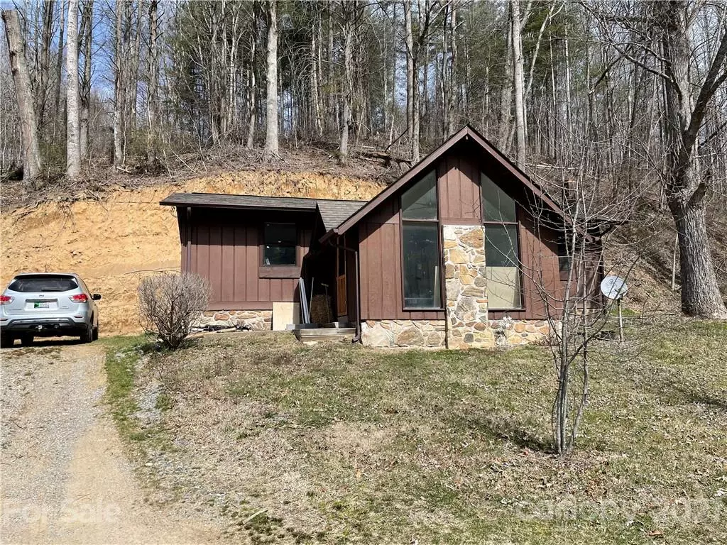 Sylva, NC 28779,94 Picket LN