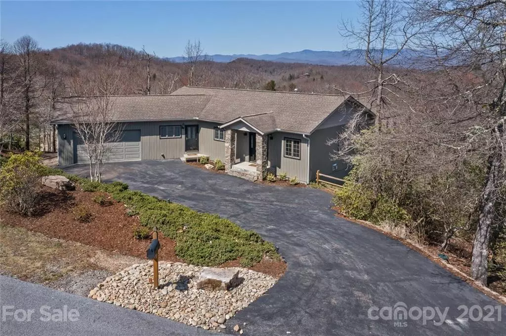 Brevard, NC 28712,165 Kawani LN