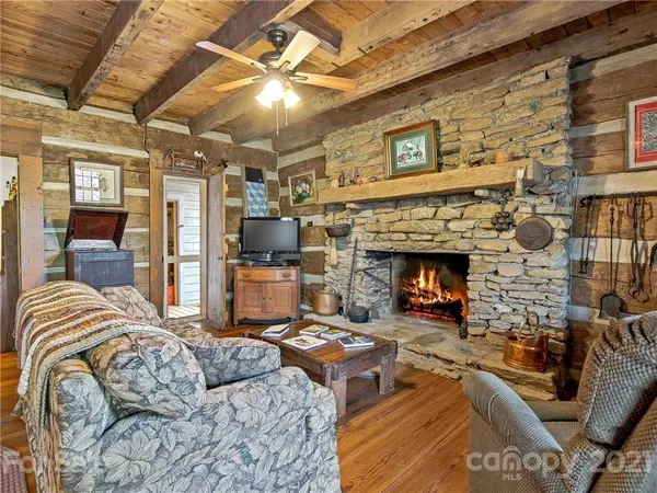 Waynesville, NC 28785,837 County RD