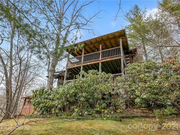 837 County RD, Waynesville, NC 28785